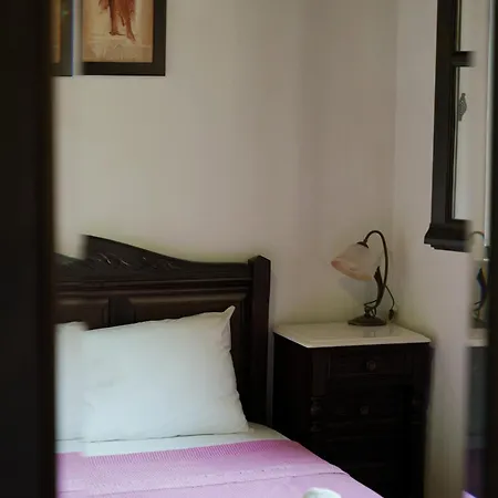 瓦迪里斯别墅酒店 *