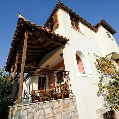 Vatellis Villa Patitiri