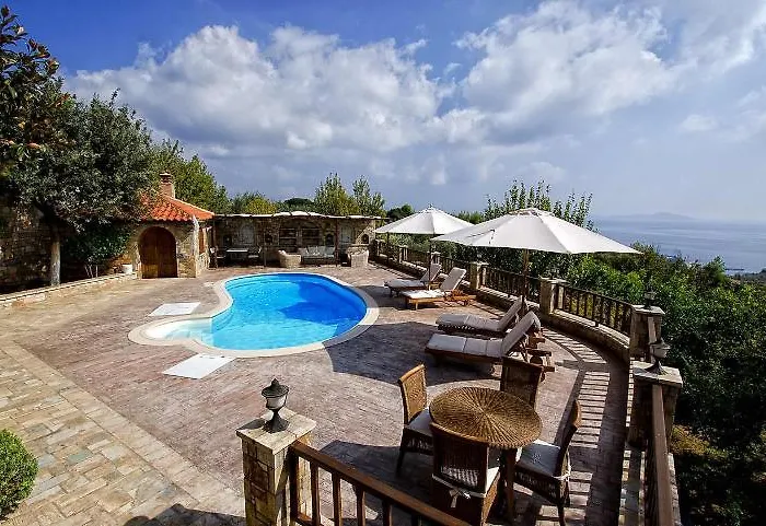 Vatellis Villa Patitiri